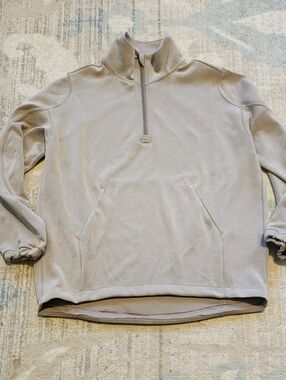 Lululemon Softstreme Half-Zip Long. Gray Khaki Tone. Size Small. NWOT